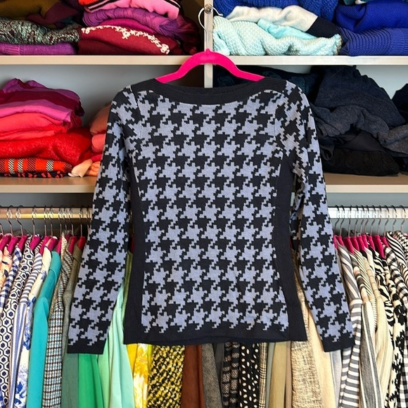 The Limited light blue and navy houndstooth long sleeve scoop neck sweater XS - Picture 1 of 3